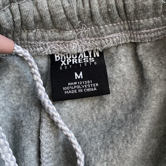 NWOT Brooklyn express gray cargo sweat shorts - Picture 3 of 8